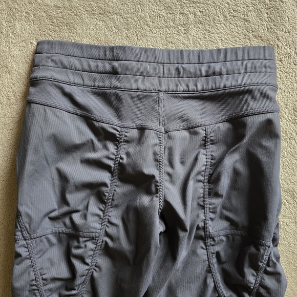 Lululemon Studio Crop dark grey unlined size 4 - Picture 7 of 11
